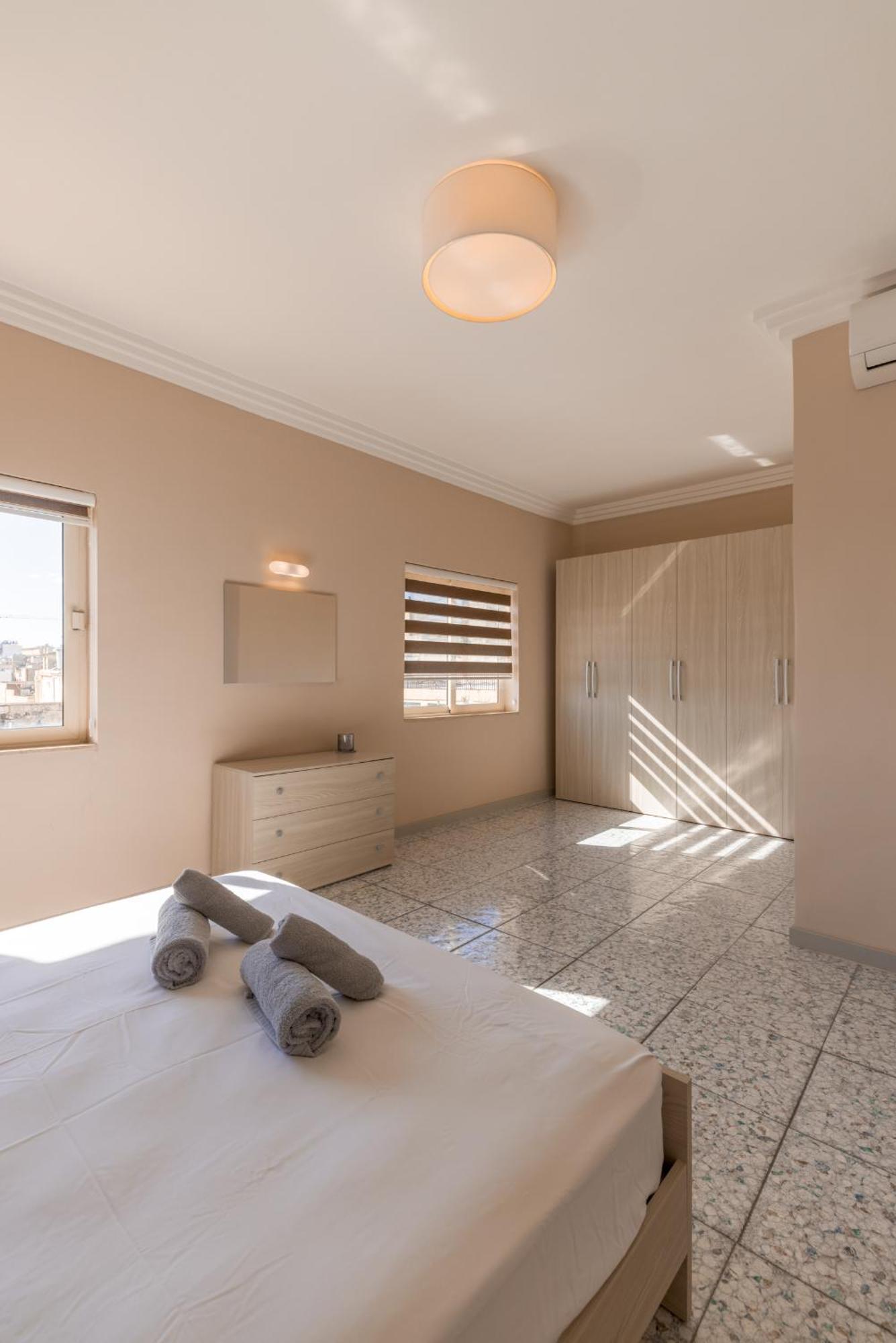 Harbour View - Large 2Br Apartment Валетта Экстерьер фото