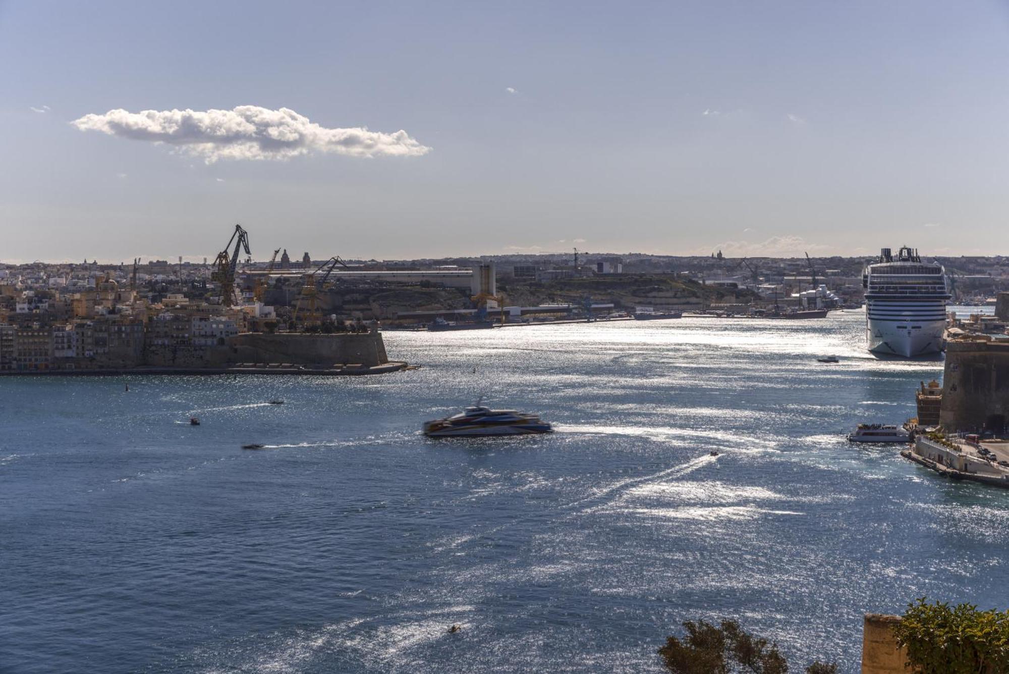 Harbour View - Large 2Br Apartment Валетта Экстерьер фото